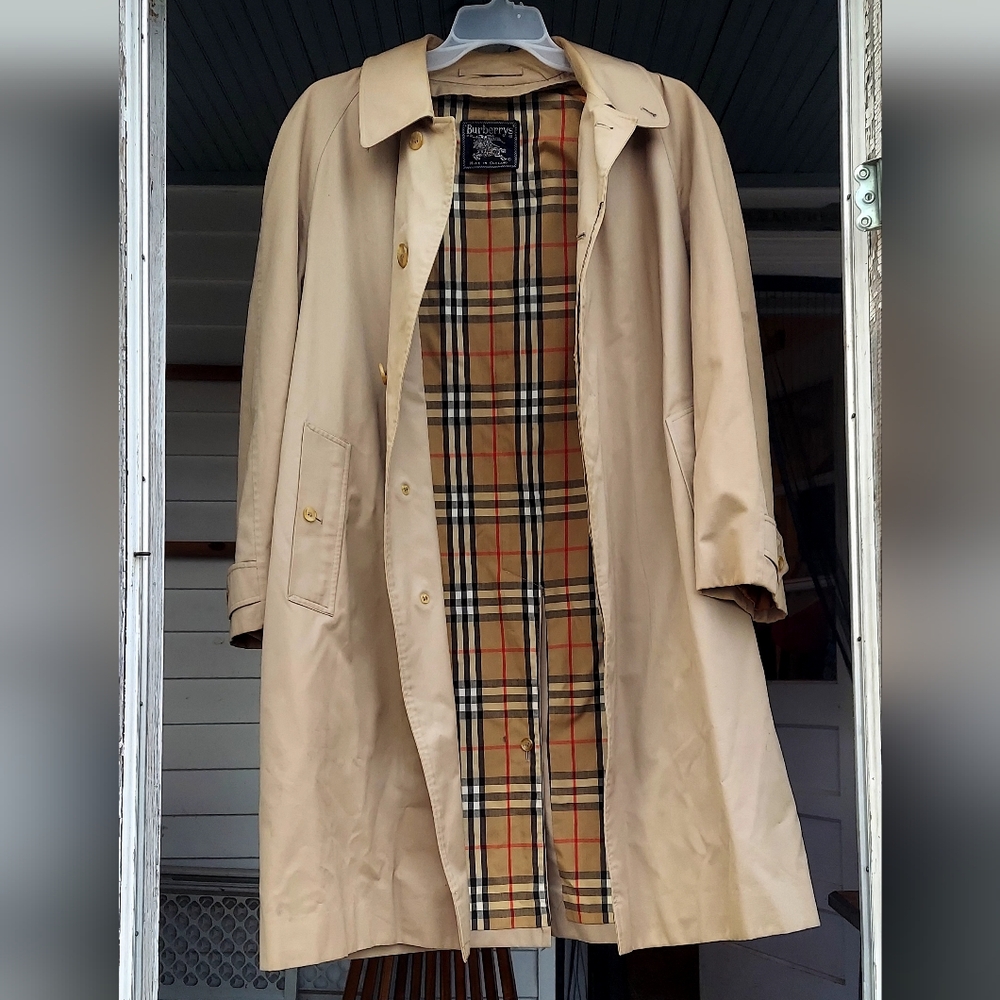 Vintage Burberry’s Men's Trench Coat with Nova Check Lining Large(?) Not marked